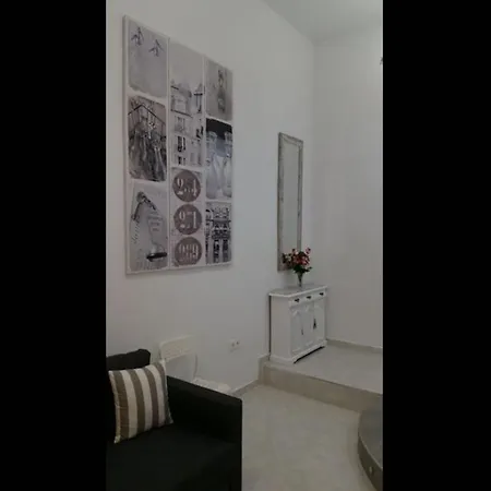 Apartment Stunning Loft Air Conditioning, Impressive Modern Conversion *
